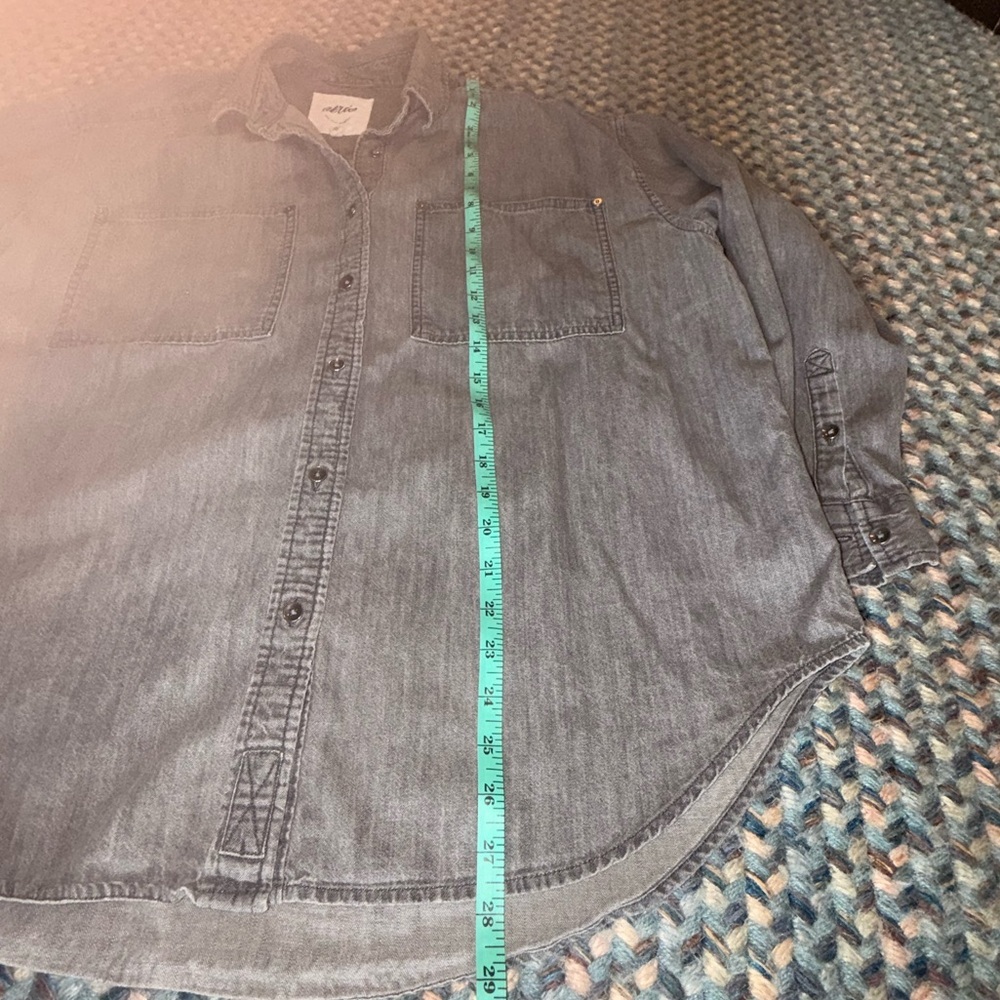 Aerie Grey Chambray Denim Shirt sz S - Picture 9 of 11